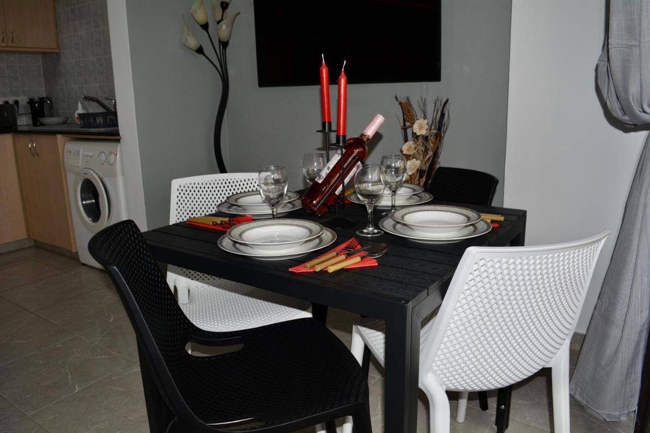 Queens Gardens - Kato Paphos - Next To Kings Ave Mall --- By Yiota Exterior foto