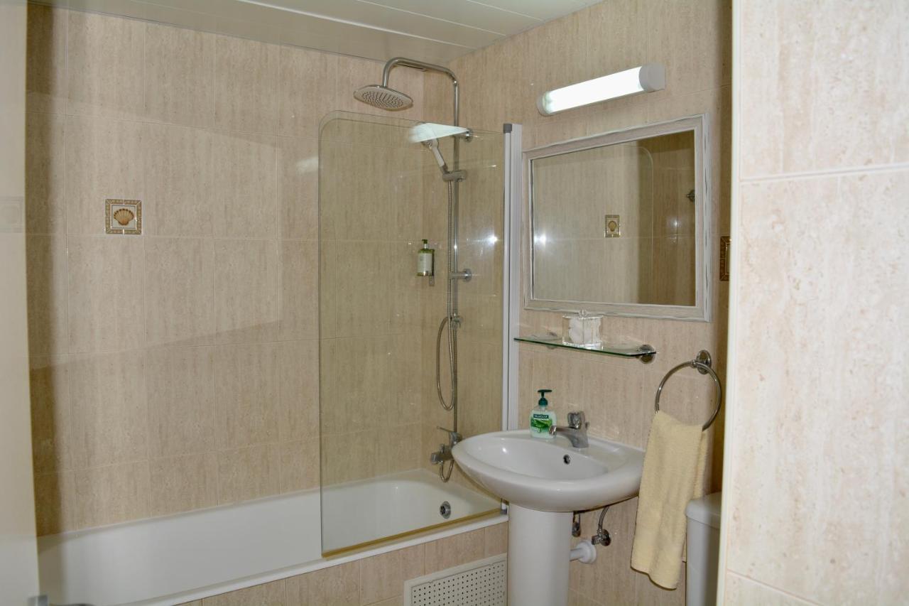 Queens Gardens - Kato Paphos - Next To Kings Ave Mall --- By Yiota Exterior foto